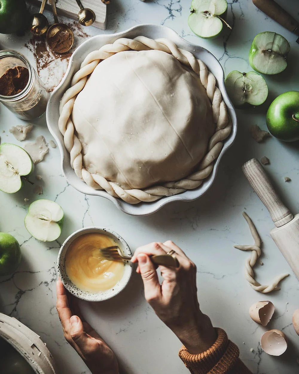 Laurel Pie Dish